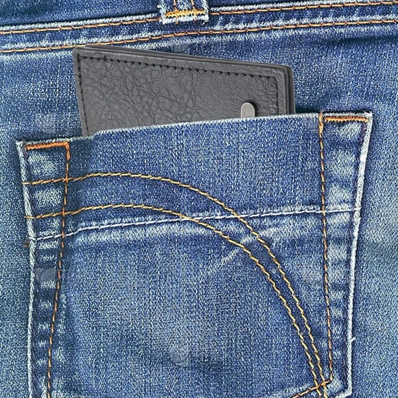 Men's Brown Leather Wallet - Picture 6 of 6